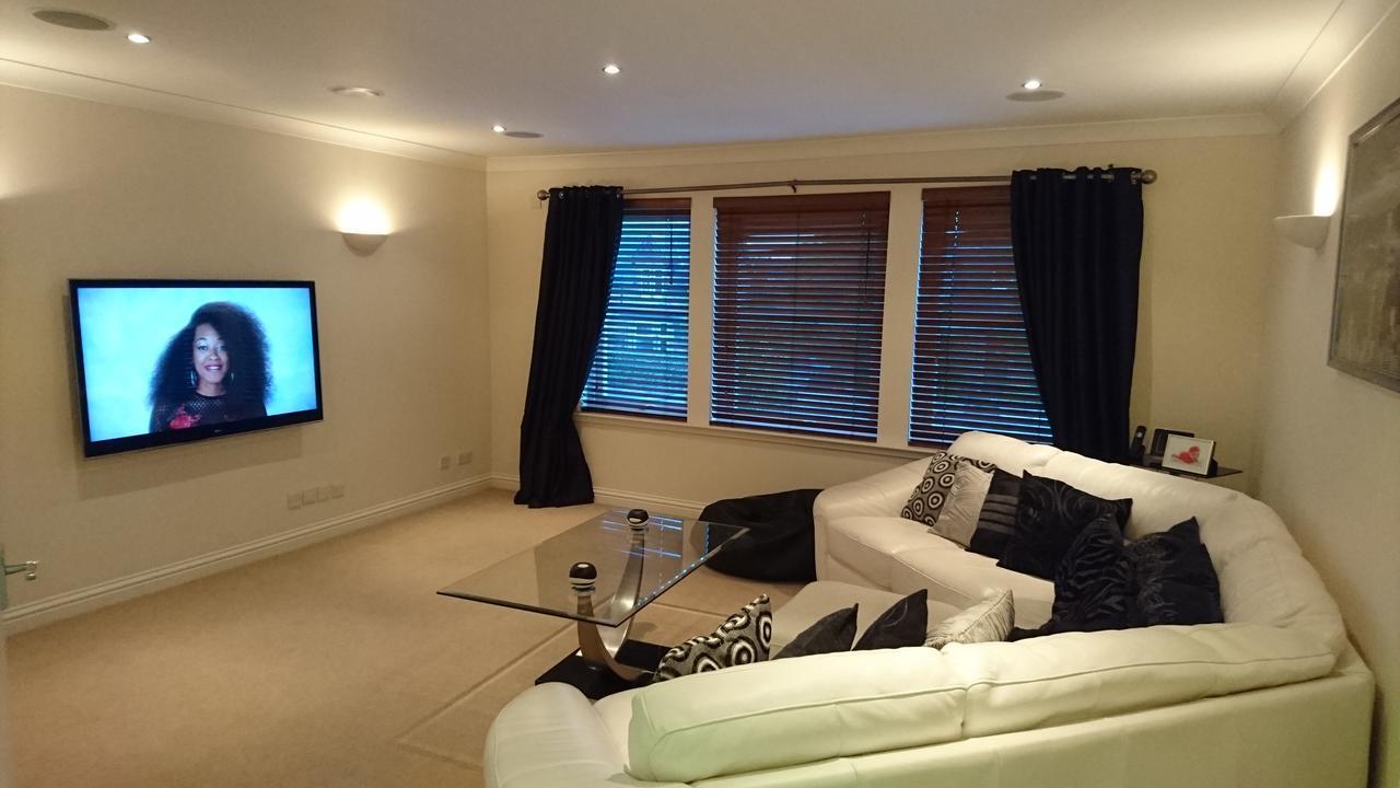 Crown Luxury Serviced Apartment Inverness Exterior photo